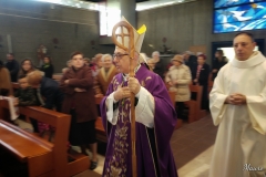 Mons Ruzza benedice i presepi